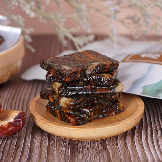 专属【来自“中国梅花鹿之乡”】鹿骄子 鹿胶糕 来自北纬45°东北生态鹿场 12公斤鹿皮产出1公斤胶 添加黑芝麻 核桃仁 红枣 胶质丰富 好吃不腻 比阿胶更有营养  独立包装  80g/袋 商品图2