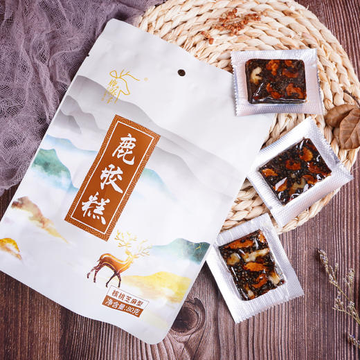 专属【来自“中国梅花鹿之乡”】鹿骄子 鹿胶糕 来自北纬45°东北生态鹿场 12公斤鹿皮产出1公斤胶 添加黑芝麻 核桃仁 红枣 胶质丰富 好吃不腻 比阿胶更有营养  独立包装  80g/袋 商品图8