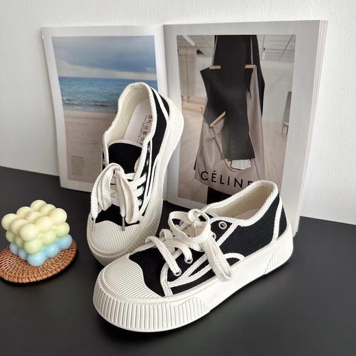 自带温柔滤镜超百搭🥞  上脚超级显腿细！日常实穿性超高，搭配裙子裤子都🉑️  穿上秒变无敌大长腿，姐妹们一定要冲起来啊啊啊  今天清仓价❗️一杯奶茶钱还不冲❓ 商品图1