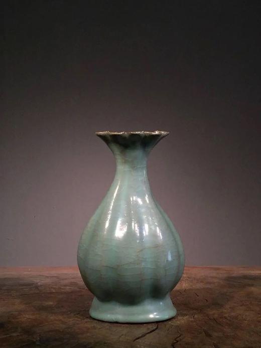 郊坛下官窑瓜棱花口扁瓶，顺丰包邮 商品图1