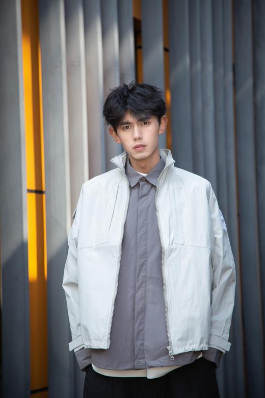 S415672955纯色夹克 商品图3