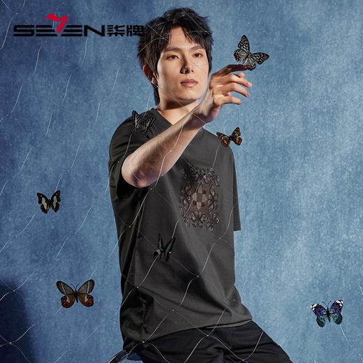 【非遗苗绣蝴蝶妈妈系列】柒牌男士t恤短袖夏季新款休闲圆领上衣	126T72720 商品图1