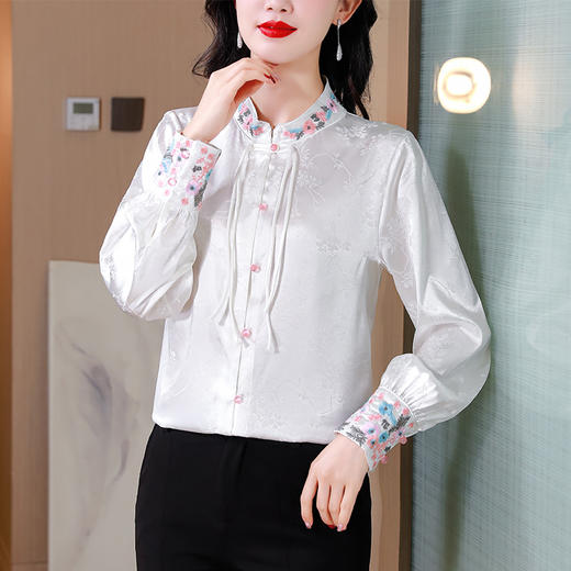 HT-6939新中式国风白色长袖刺绣衬衫2024春新款女装复古盘扣唐装汉服上衣 商品图0