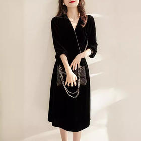 AHM-1836法式优雅复古丝绒连衣裙女2024春季新款小众设计感赫本风小黑裙