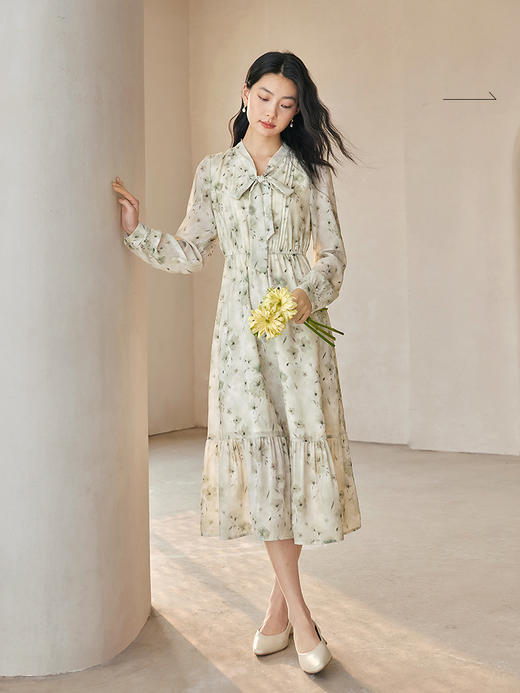 【专属特惠】熙世界长袖碎花连衣裙女2025秋季新款飘带V领荷叶边裙子收腰长裙 商品图4