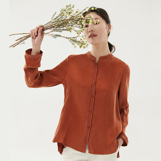 IN AND ON女装设计感撞色衬衫女绿色立领宽松时尚短款通勤上衣21779 商品图1