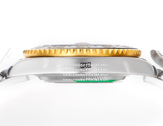 『皮蛋圈➕正品original原版开模』clean厂 c厂 116713格林尼治gmt间金陶瓷圈字体细节对比，12点位三角部分，顶角，以及底角部分，尖角位置全部做圆角处理与原装达到一致❕❕❕ 商品图2