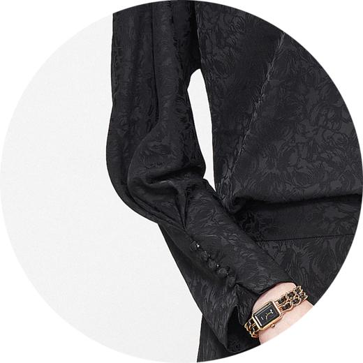 HJ1T13_栗壳色 / 漆黑色_ T 恤_四季_气质优雅暗纹提花圆领蝙蝠袖长袖垂感显瘦百搭上衣_高级女装_BERNIEELEN 伯妮斯茵 商品图10