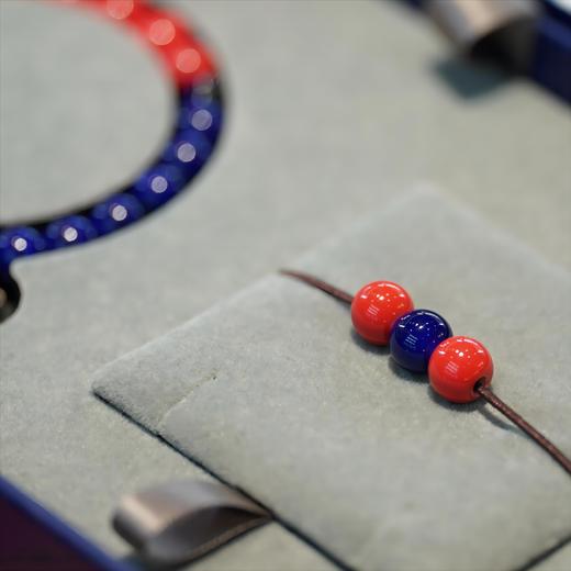 普陀锦鲤平安手串 红蓝两色香灰佛珠+珐琅工艺足银国潮风锦鲤吊坠 四季平安 相随守护 商品图3