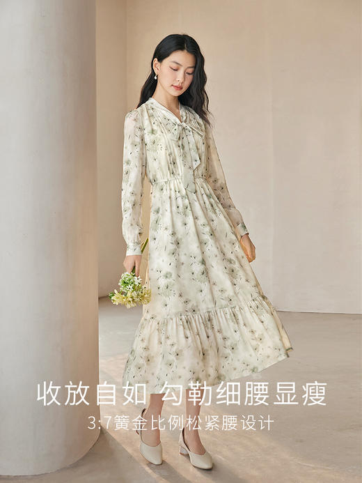 【专属特惠】熙世界长袖碎花连衣裙女2025秋季新款飘带V领荷叶边裙子收腰长裙 商品图2