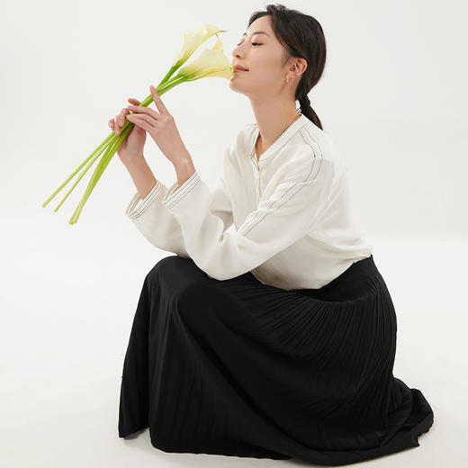 IN AND ON女装设计感撞色衬衫女绿色立领宽松时尚短款通勤上衣21779 商品图4