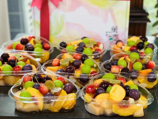 🥗🌸大珠小珠落玉盘😍缤纷甜蜜精选果切💜选用都是当季在售的新鲜好果子，全球美味鲜果尽入一方盘🥗连盒子都是千挑万选，给挑剔的你全方位的美妙体验💖😇😇😋 商品图7