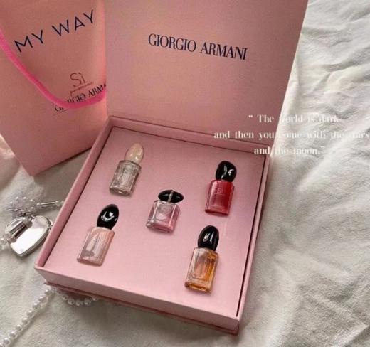 【品牌授权】爆款礼盒 阿玛尼粉色礼盒限量版香水五件套 7ml*5瓶 红色挚爱、挚爱淡香、挚爱花香、my way、挚爱浓香七夕情人节礼物 送闺蜜送女友 商品图3