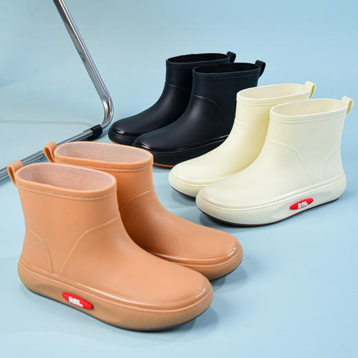 【时尚雨鞋！防水防滑】雨鞋女款潮流时尚雨靴水鞋新款套鞋防水防滑女士保暖加绒水靴，鞋套可拆设计，四季可穿。 商品图2