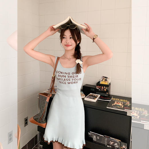 <曾小咸推荐> 【甜俏御姐】蓝色字母连衣裙 商品图3