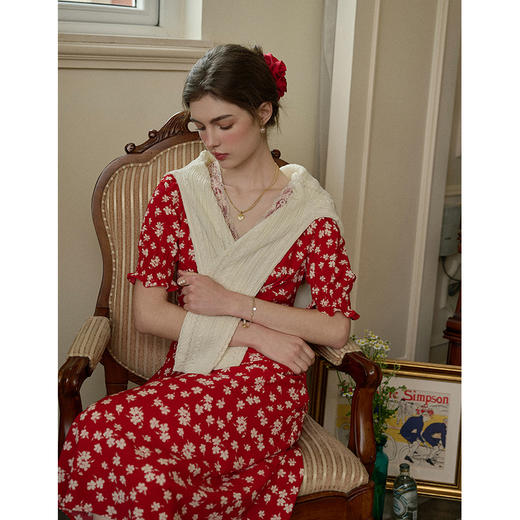 SimpleRetro曼日花事 红色泡泡袖碎花连衣裙女春法式v领度假长裙（预售15天） 商品图3