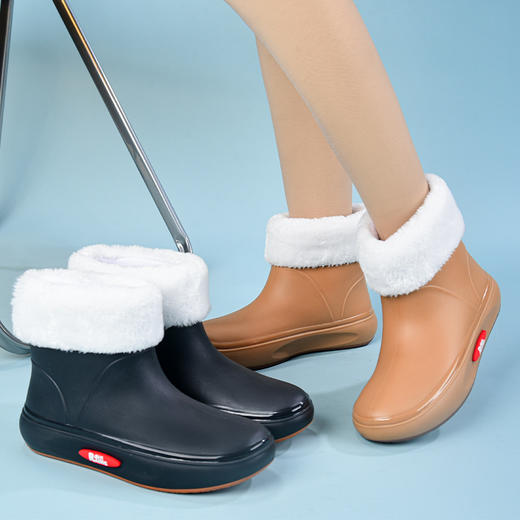 【时尚雨鞋！防水防滑】雨鞋女款潮流时尚雨靴水鞋新款套鞋防水防滑女士保暖加绒水靴，鞋套可拆设计，四季可穿。 商品图3