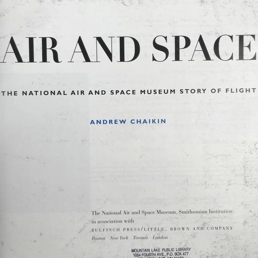 空气与空间：美国国家航空航天博物馆的飞行故事 277幅彩色199幅黑白插图 精装16开 商品图3