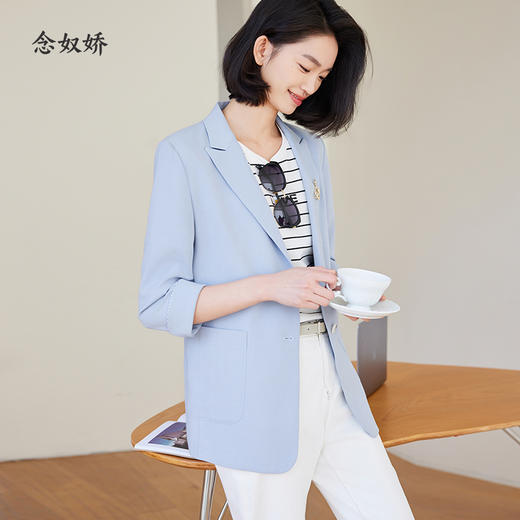 【商场同款】CNX4388 “清爽晨雾西服”  粘纤混纺的材质干爽抗皱好打理 松H版型 轻盈自在 利落干练 雾蓝色7分袖西服外套 商品图7