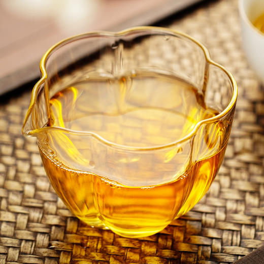 【618导火索】【六爷-五一茶】2023年头春头采古茶 余味悠长的山野韵，沁入肺腑的清香感~云南普洱茶生茶357克/饼 拍5发6拍20发25 商品图2