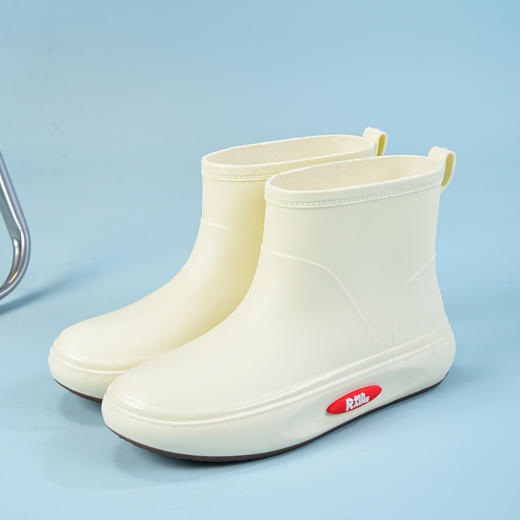 【时尚雨鞋！防水防滑】雨鞋女款潮流时尚雨靴水鞋新款套鞋防水防滑女士保暖加绒水靴，鞋套可拆设计，四季可穿。 商品图4