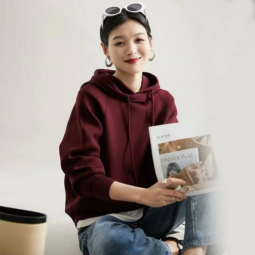 下单3-5天发货！ORIGNAL&CO车厘子红立体阔形空气感拉链连帽开衫/卫衣 380g云感空气层面料，哑光质感，显白显瘦显气质 商品图2