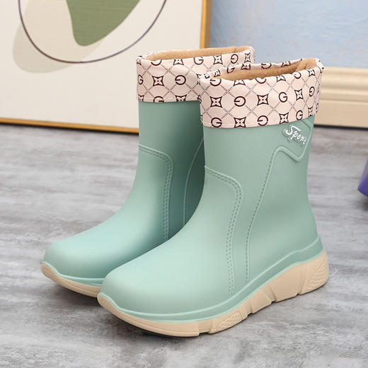 【四季皆宜！时尚中筒女士雨靴】时尚简约中筒雨靴女款防水防滑水靴耐磨外穿雨鞋厨房工作套筒女鞋，防水防滑设计，穿着起来更加安心。 商品图12