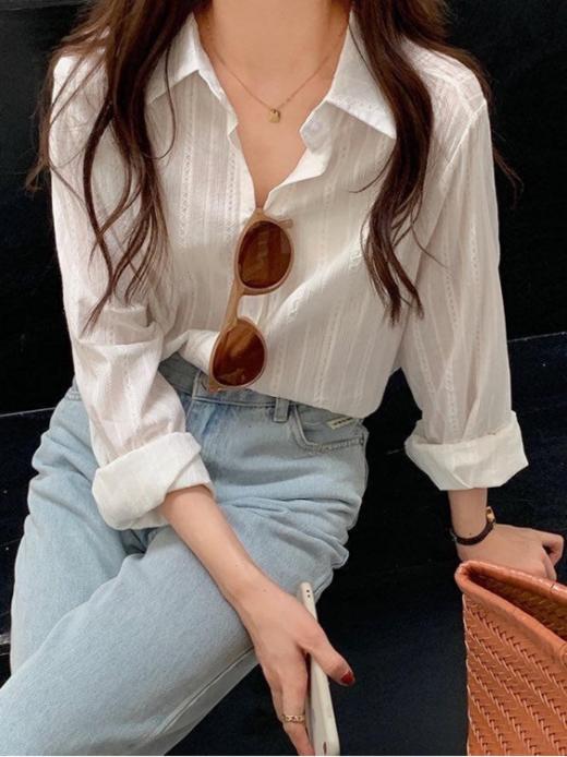 🎈超重工的法式小镂空衬衫！💰59秒杀❗【伊泺杉轻奢衬衫】 专柜正品✅当季新款✨气质女神款❗面料➕工艺都是top级！ 原价500+！整件成衣超有质感！😍 商品图3