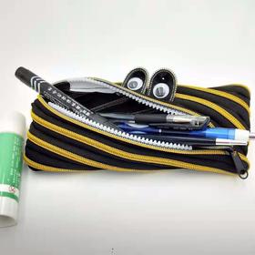 新款小怪兽彩色拉链笔袋  便携式收纳化妆包