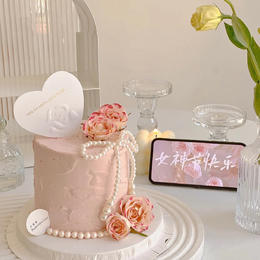 浪漫少女心折射玫瑰蛋糕