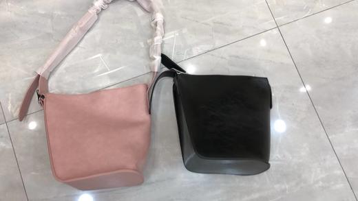 【门店同款】ENJOY春季简约水桶斜跨包 156099369 商品图0