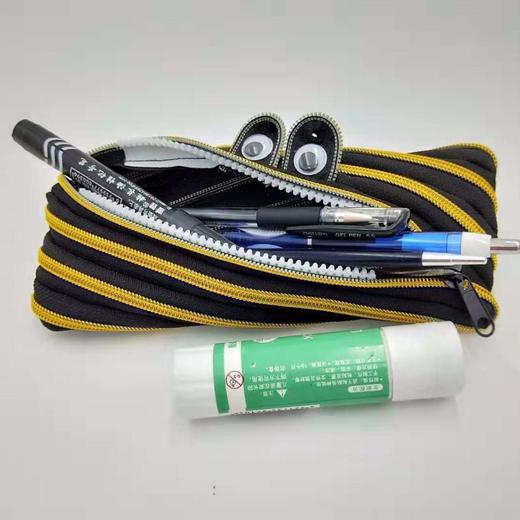 新款小怪兽彩色拉链笔袋  便携式收纳化妆包 商品图2