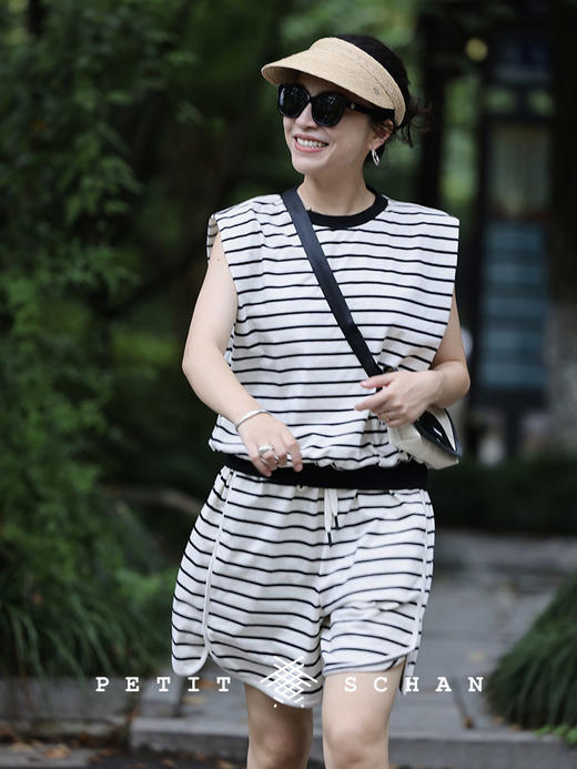 PETIT SCHAN小闪  CLO#315 reverie 遐想 城市运动系列纯棉经典黑白条纹休闲运动风箱型无袖T恤/短裤套装 商品图0
