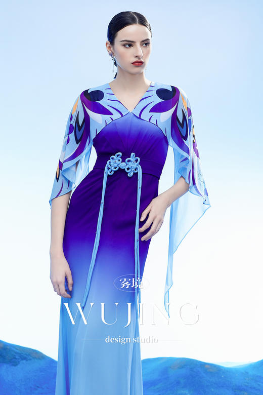 3204052 梦回云阙 韩国进口水晶乔其纱进口纹理蜂窝缎连衣裙 雾境 商品图2