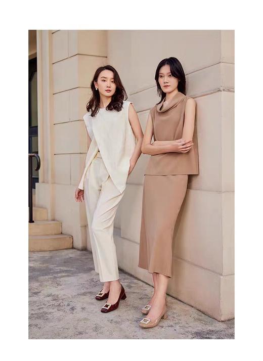 KISSCAT03340000337接吻猫[繁华系列]24年新款气质[摘星鞋]水钻花托法式单鞋 商品图1