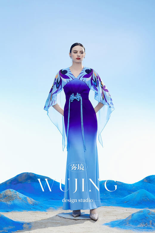 3204052 梦回云阙 韩国进口水晶乔其纱进口纹理蜂窝缎连衣裙 雾境 商品图1