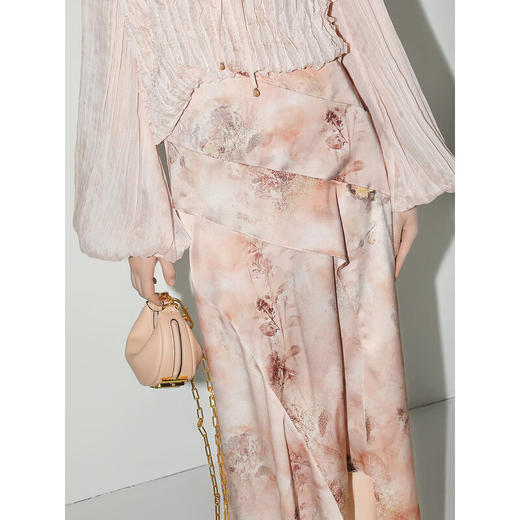 【有赞】COCOBELLA设计感拼接晕染印花缎面半身裙不规则下摆长裙HS7003 商品图2