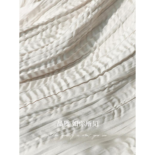 COCOBELLA丝光缎面压褶气质半身裙温柔风垂顺遮胯筒裙HS7026 商品图4