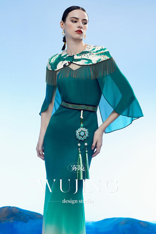 3204033 只此青绿 韩国进口水晶乔其纱进口纹理蜂窝缎连衣裙 雾境 商品图0