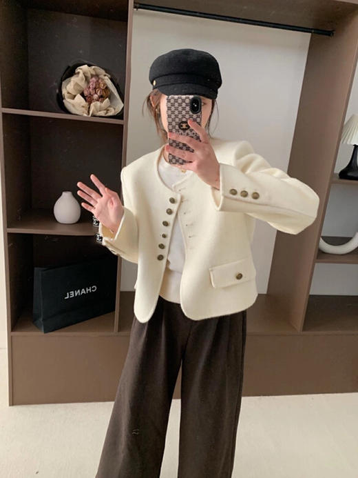 反季秒杀羊毛铜扣外套 商品图2