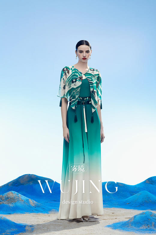 3204034 只此青绿 韩国进口水晶乔其纱进口纹理蜂窝缎连衣裙 雾境 商品图1