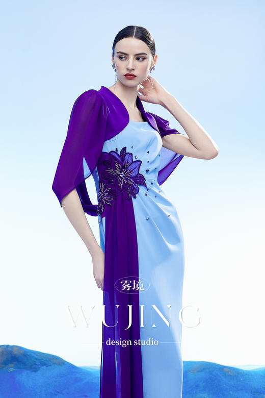 3204055 梦回云阙 韩国进口水晶乔其纱进口纹理蜂窝缎进口斜纹锦连衣裙 雾境 商品图4