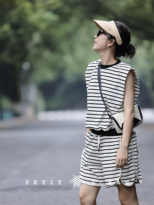 PETIT SCHAN小闪  CLO#315 reverie 遐想 城市运动系列纯棉经典黑白条纹休闲运动风箱型无袖T恤/短裤套装 商品图4