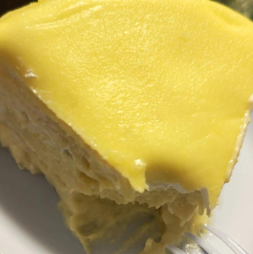 甄挚榴莲千层，无添加剂，无反式脂肪酸！
千层蛋糕界的天花板
真榴莲，真爆浆
手工皮，纯蛋香
少奶油，零添加
从此解锁美味新境界！450克/个，6寸 商品图3