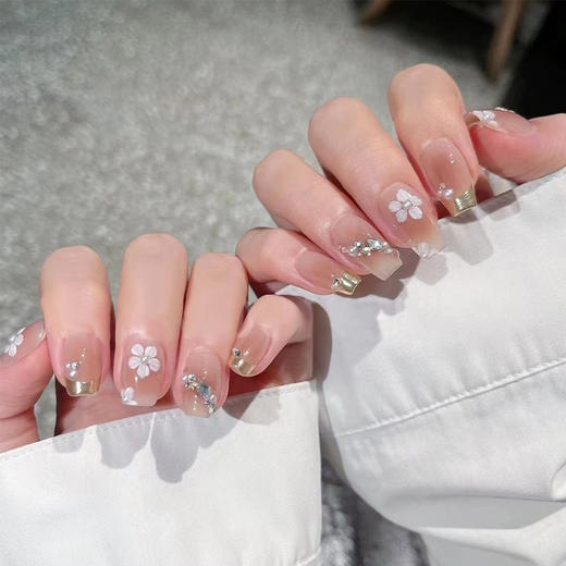 小红书爆款【手工穿戴甲 中长款冰透极光钻】腮红美甲甲片 指甲贴片 商品图11