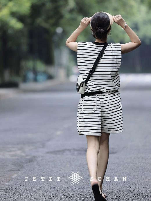 PETIT SCHAN小闪  CLO#315 reverie 遐想 城市运动系列纯棉经典黑白条纹休闲运动风箱型无袖T恤/短裤套装 商品图1