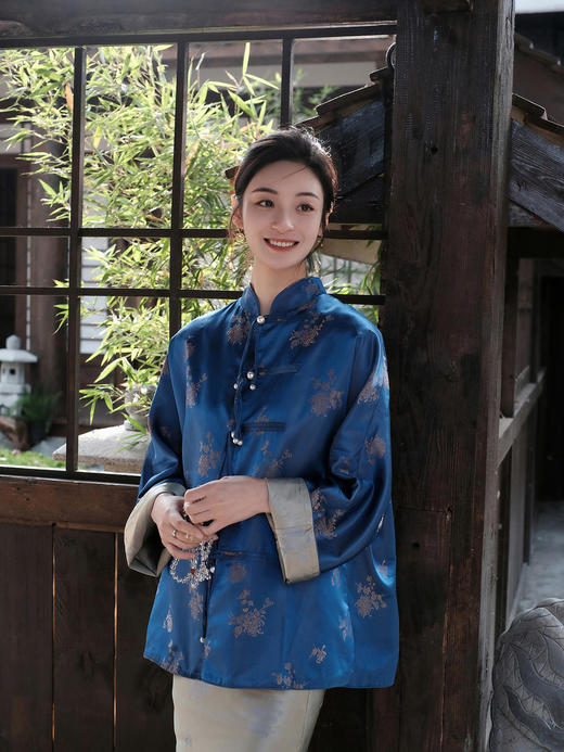 瑕疵| 盛唐牡丹 |孔雀蓝双面穿菊花纹提花真丝外套[特价品]](特殊商品不退不换) 商品图1