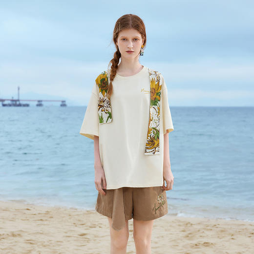 两三事梵高文艺风向星座2024春新款刺绣花卉毛织布拼接短袖t恤女 商品图4