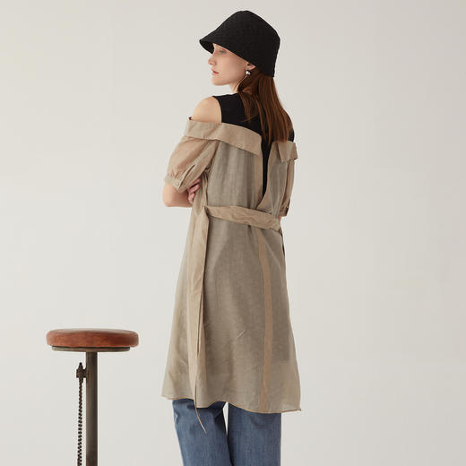 谜底连衣裙女2024夏季新款通勤圆领拼接中长裙短袖露肩246ML7036 商品图2