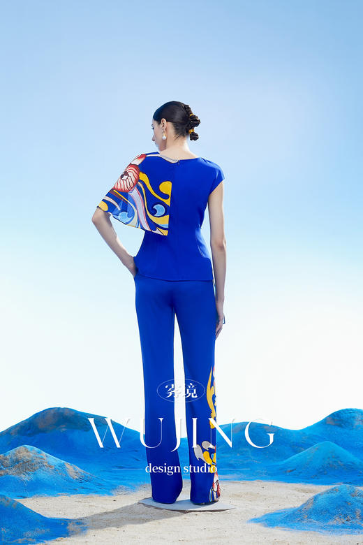 3204013 扶光莲雾 进口纹理蜂窝缎裤子 雾境 商品图5